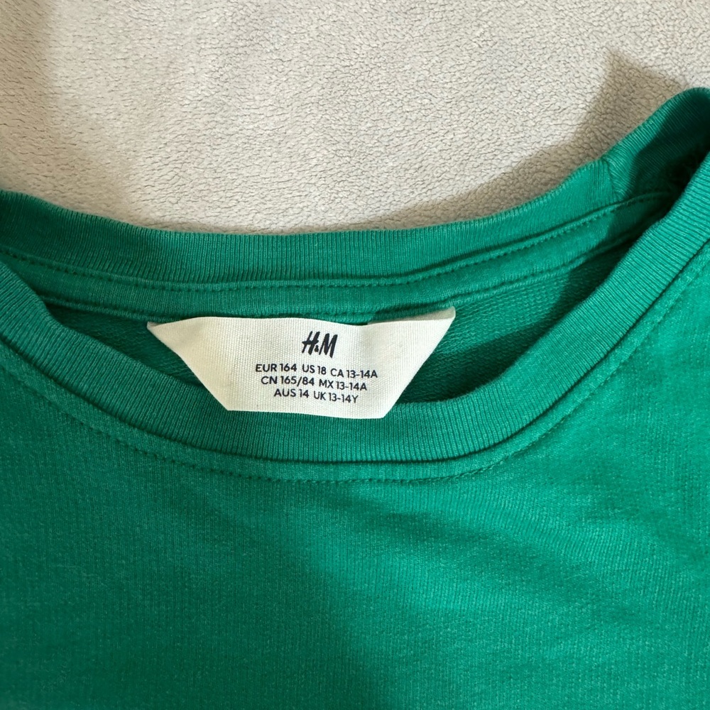 H&M Green Long Sleeve T-Shirt Youth 13-14Y (US 18) Basic Crew Neck Top - Picture 5 of 5